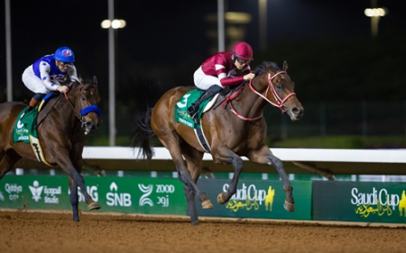 Dünyanın en yüksek ikramiyeli koşusu olan G1 Saudi Cup’ı üst üste ikinci kez Forever Young kazandı