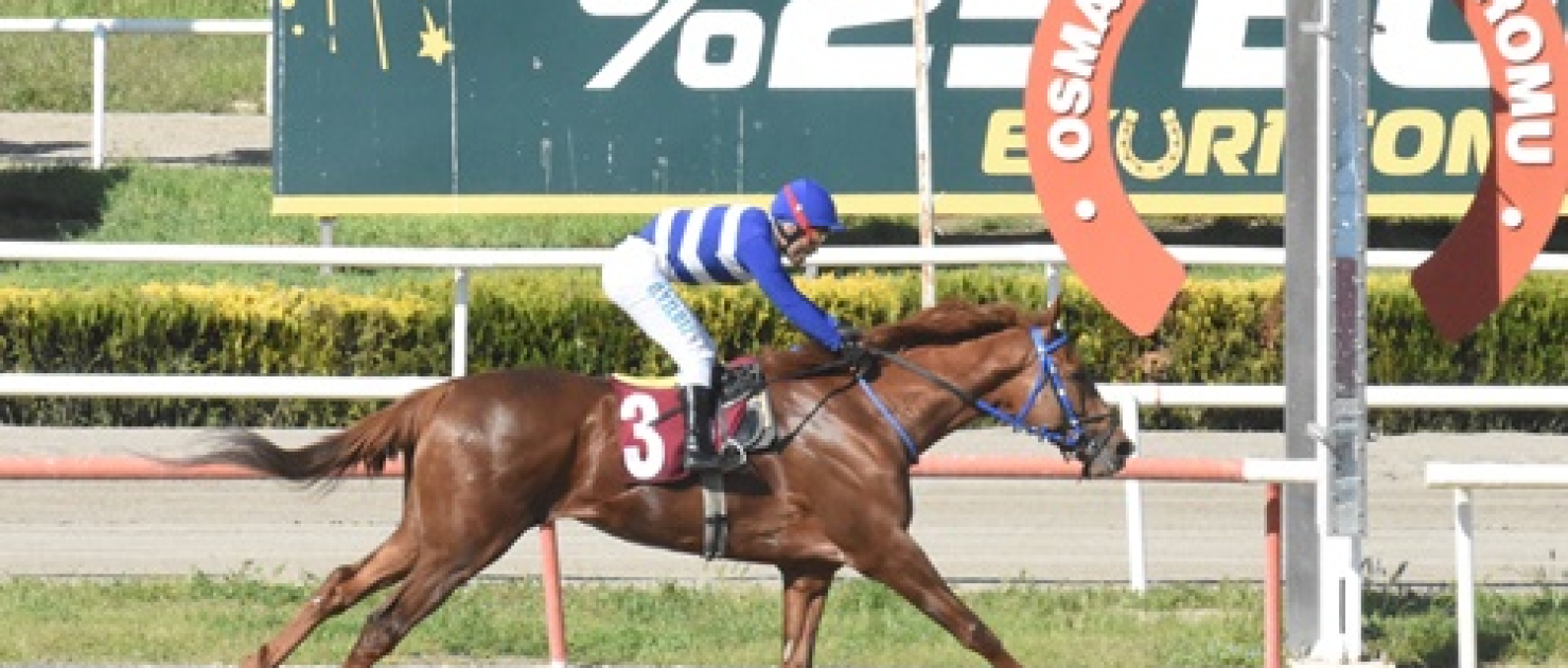 Mustafakemalpaşa Belediyesi Koşusu'nda Zafer Sword Master'ın Oldu