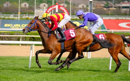 Ankara'da Upamecano Rüzgarı: Ali Orhan Birol Koşusu'nda Geçilmezlik Serisi Sürdü